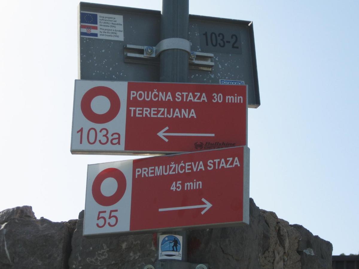 Sobe Za Nocenje Gospic Hotell Exteriör bild